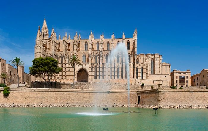 Barcelone - Palma de Mallorca : Billets de ferry et itinéraires